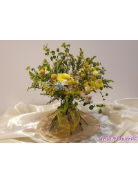 Buchet cu flori naturale construit pe structura spider web 1_728618959